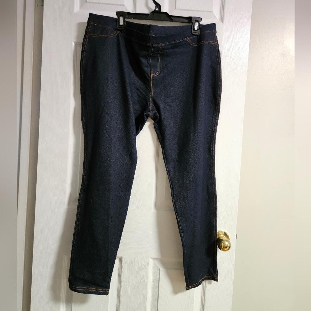 Blue Leggings with Slim Fit Design